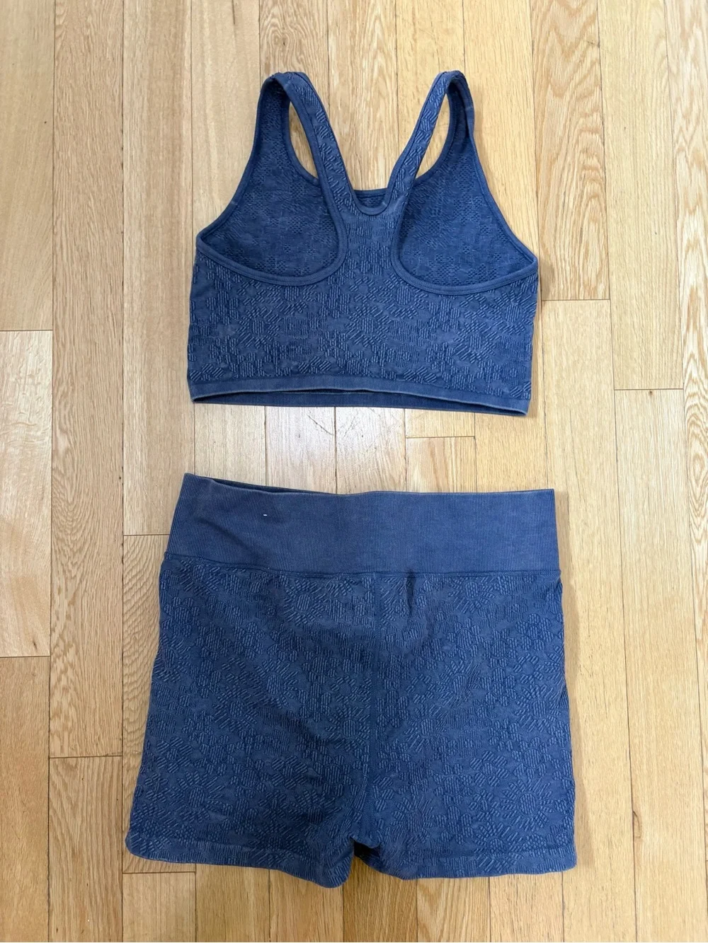 OFFLINE by Aerie Seamless Textured Mineral Wash Sports Bra & Shorts Set XL